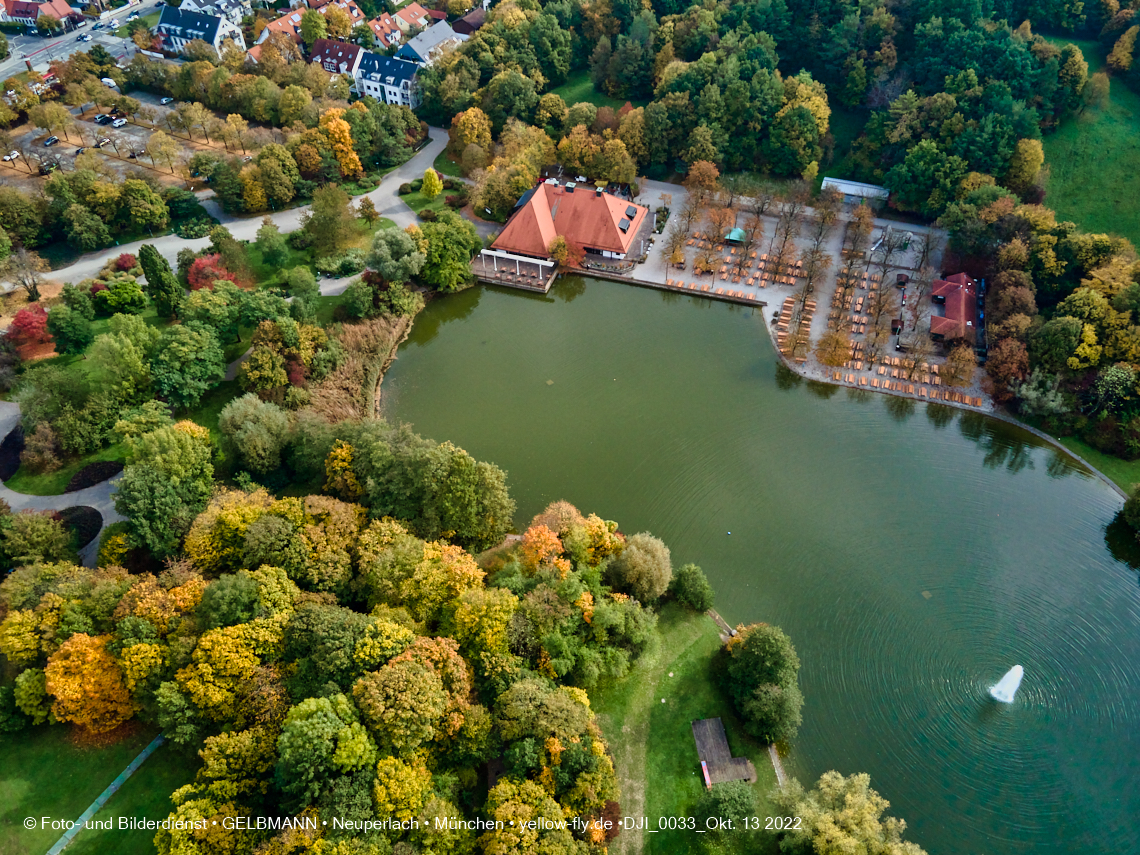 13.10.2022 - Der Ostpark mit See und Biergarten in Neuperlach